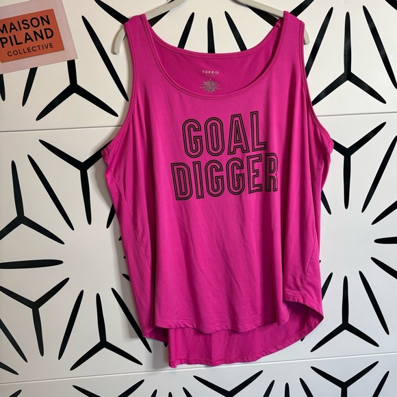 Torrid Fuchsia 'Goal Digger' Tank Top - Picture 2 of 9